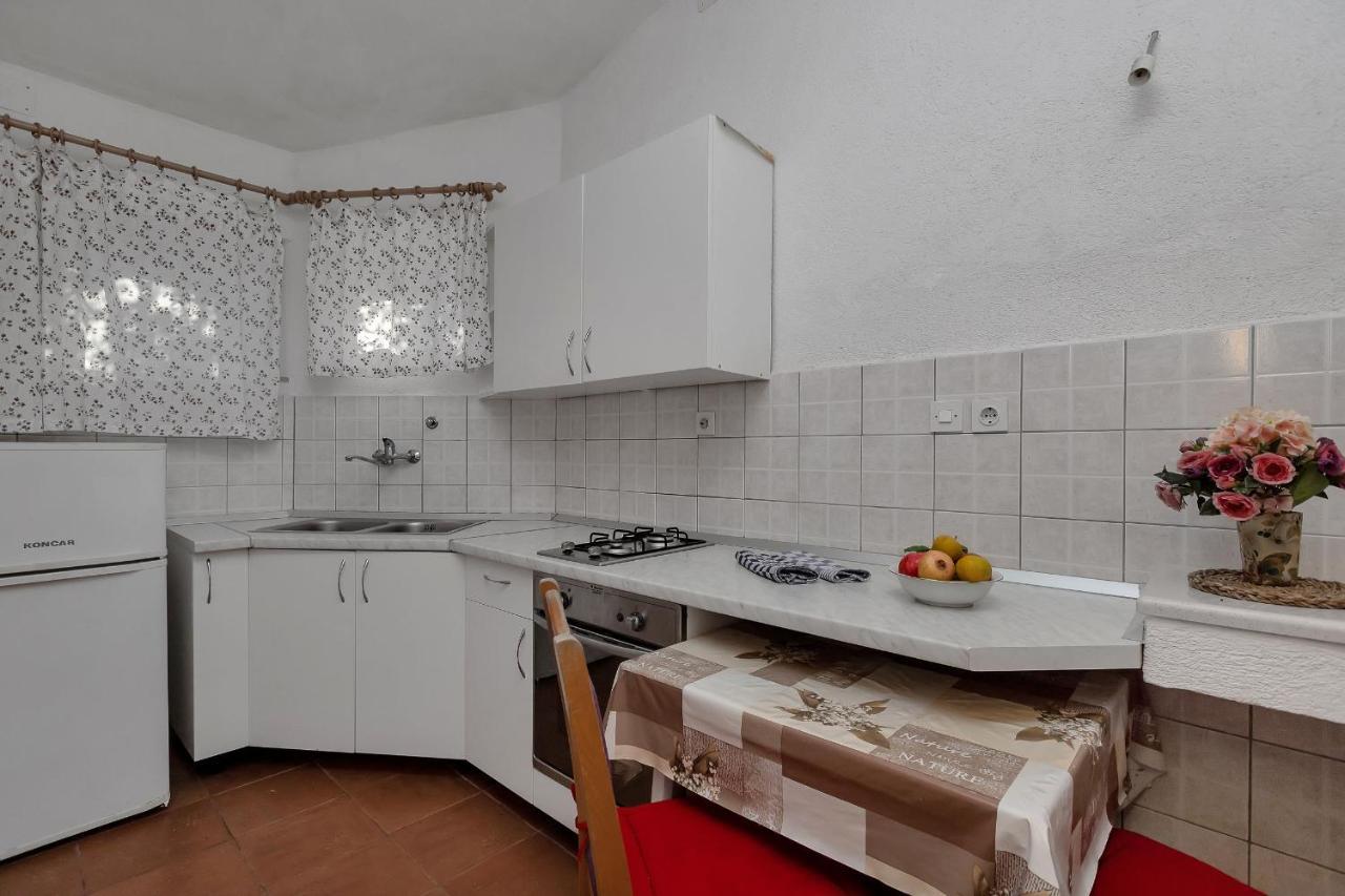Apartments Milivoj Bogomolje Buitenkant foto