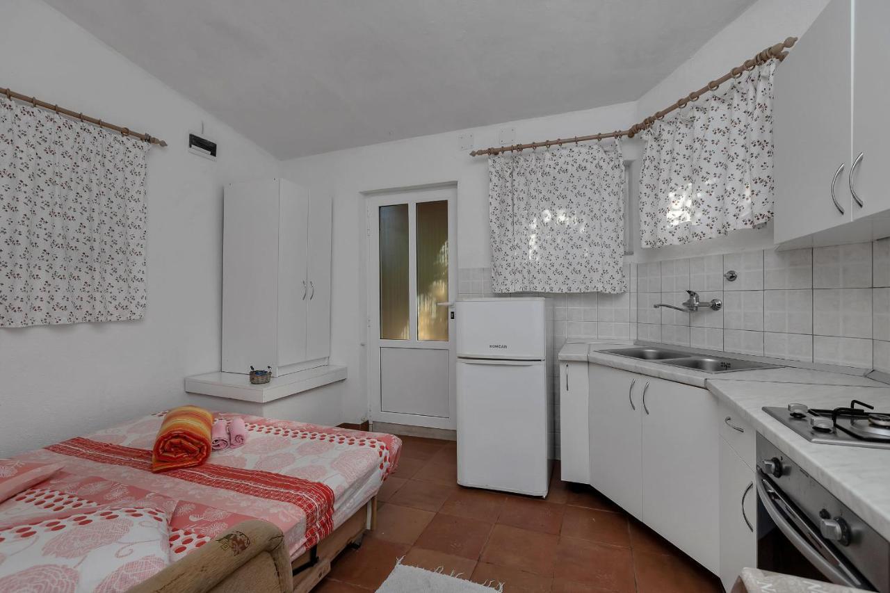 Apartments Milivoj Bogomolje Buitenkant foto